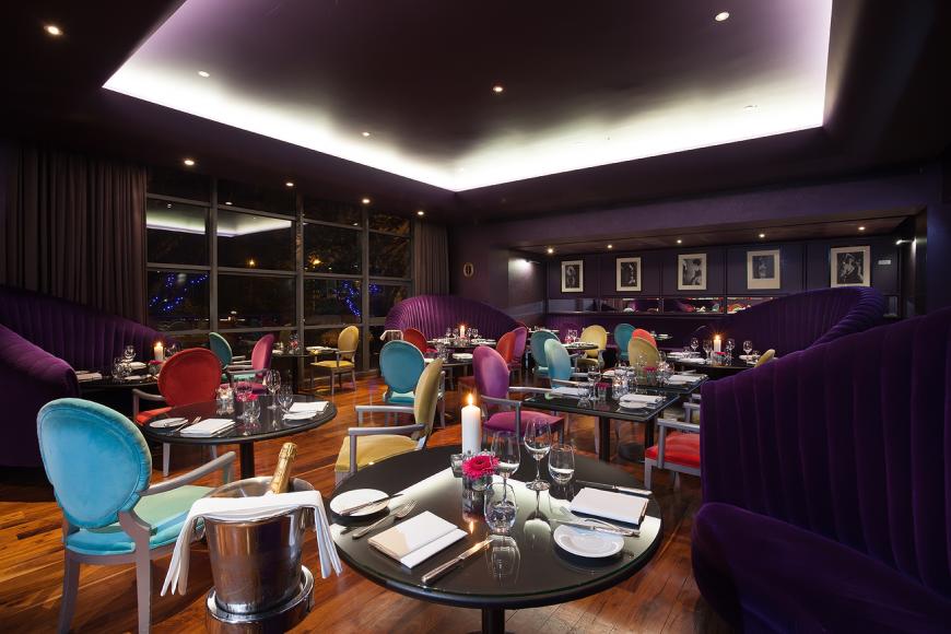 Restaurant gigis at night.jpg